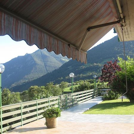B&B Garden Solto Collina Екстер'єр фото