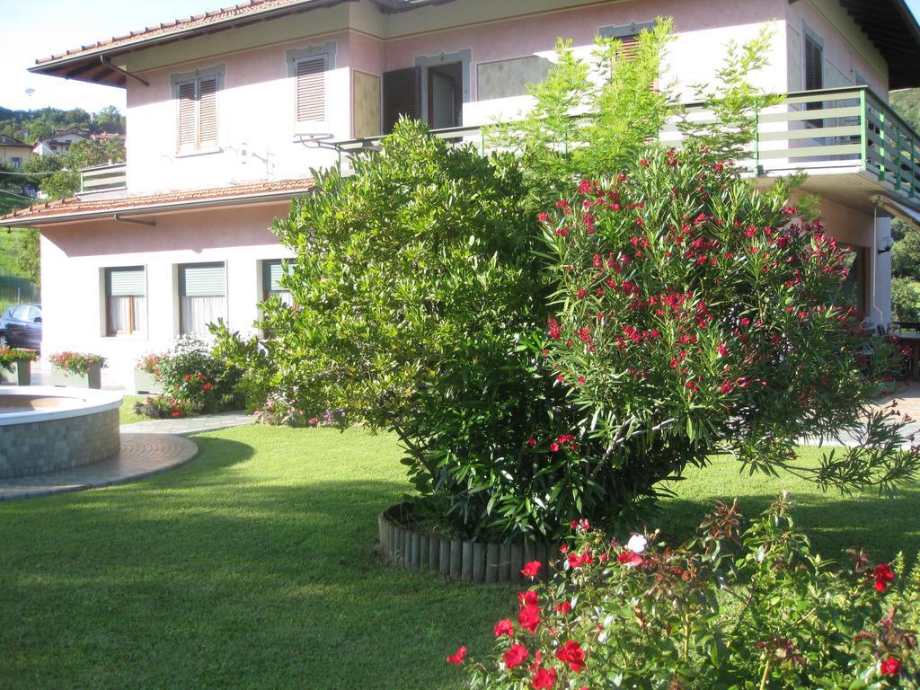 B&B Garden Solto Collina Екстер'єр фото
